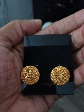 Gold Filigree Round Stud Earrings - Women Jewelry